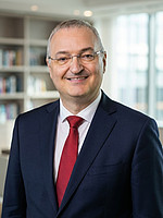 Portrait of: FH-Prof. Mag. Dr. Kathan Markus